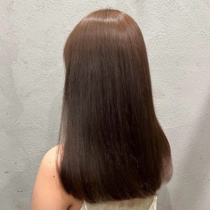 オリーブベージュ